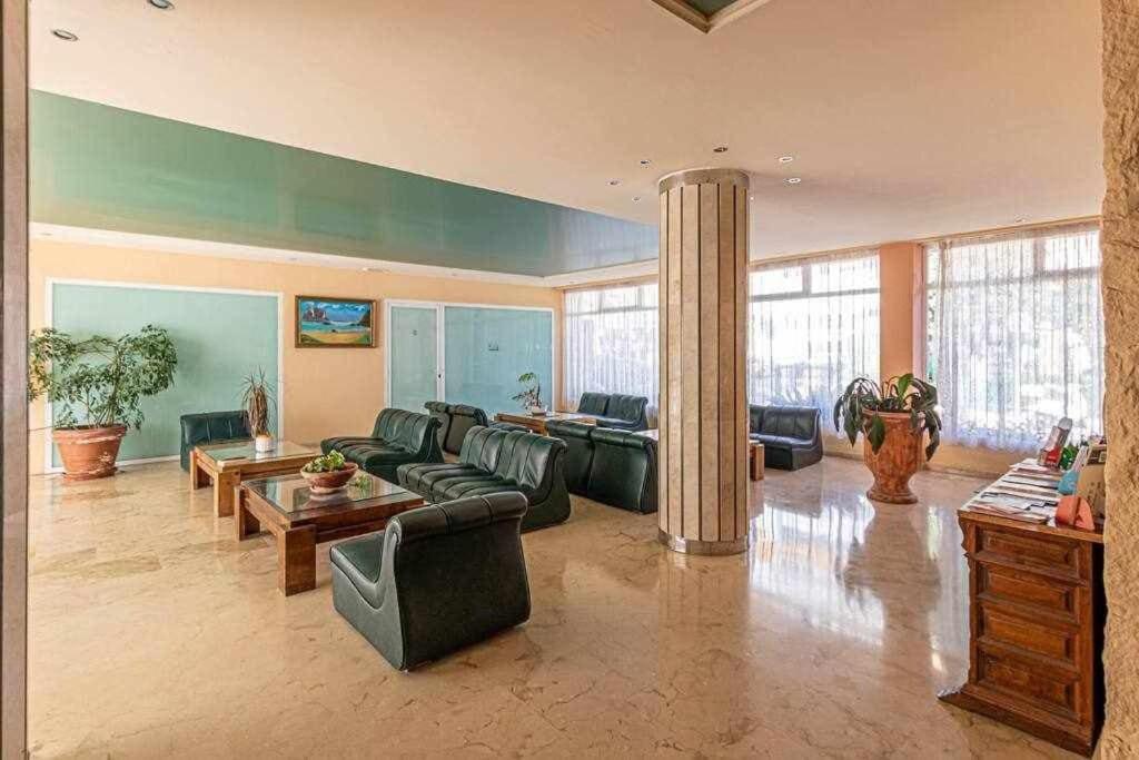 797 Holiday Rentals - Equipado Estudio Cerca Del Parque La Paloma بينالماذينا المظهر الخارجي الصورة